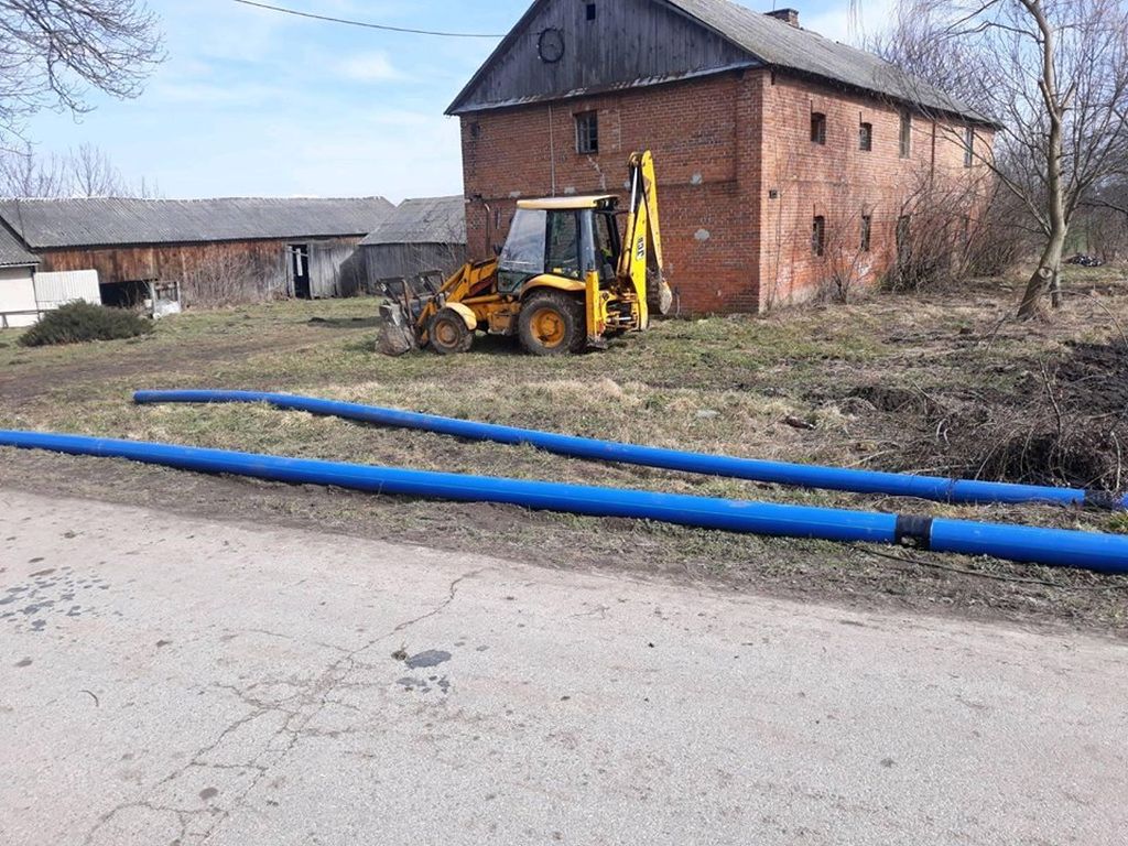 Ruszyły prace przy budowie wodociągu w Hostynnem i Hostynnem - Kol. 
